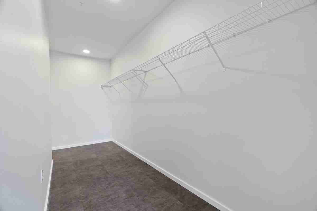 1200 E Pike St - Photo 6 of 35