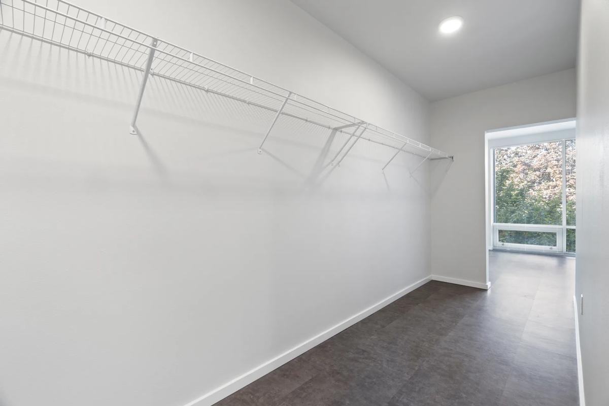 1200 E Pike St - Photo 4 of 35
