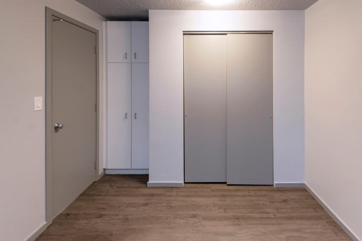 415 Boren Ave - Photo 6 of 35