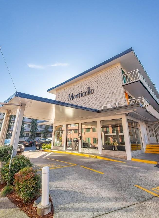 415 Boren Ave - Photo 3 of 35