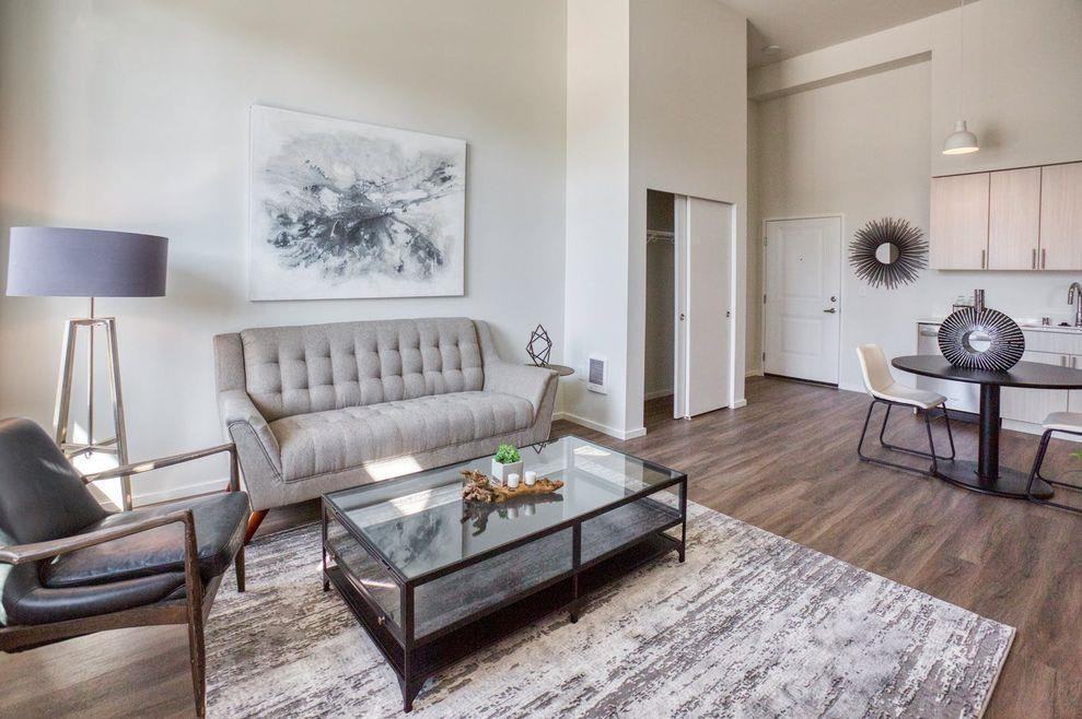 15367 Main St E - Photo 4 of 25