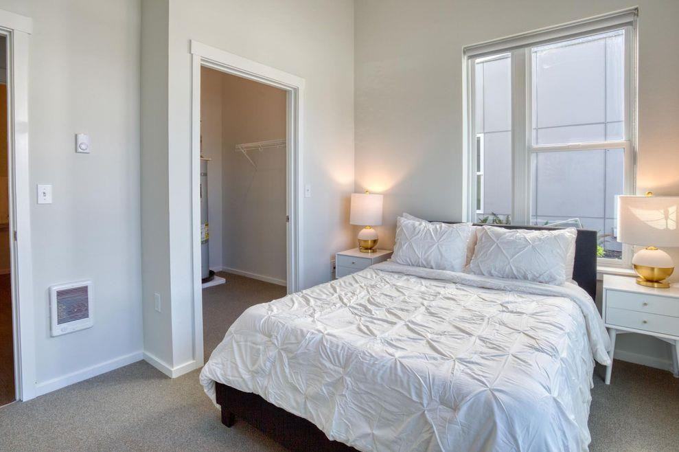 15367 Main St E - Photo 7 of 25