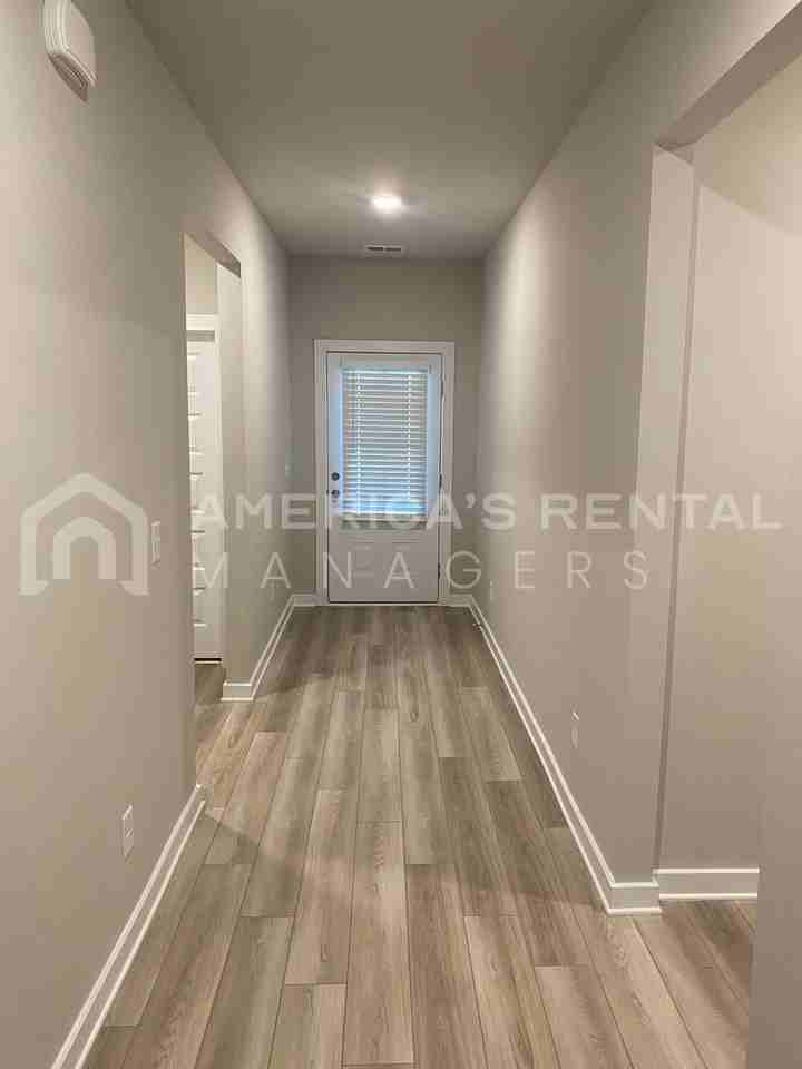 270 Avalon Way - Photo 3 of 36