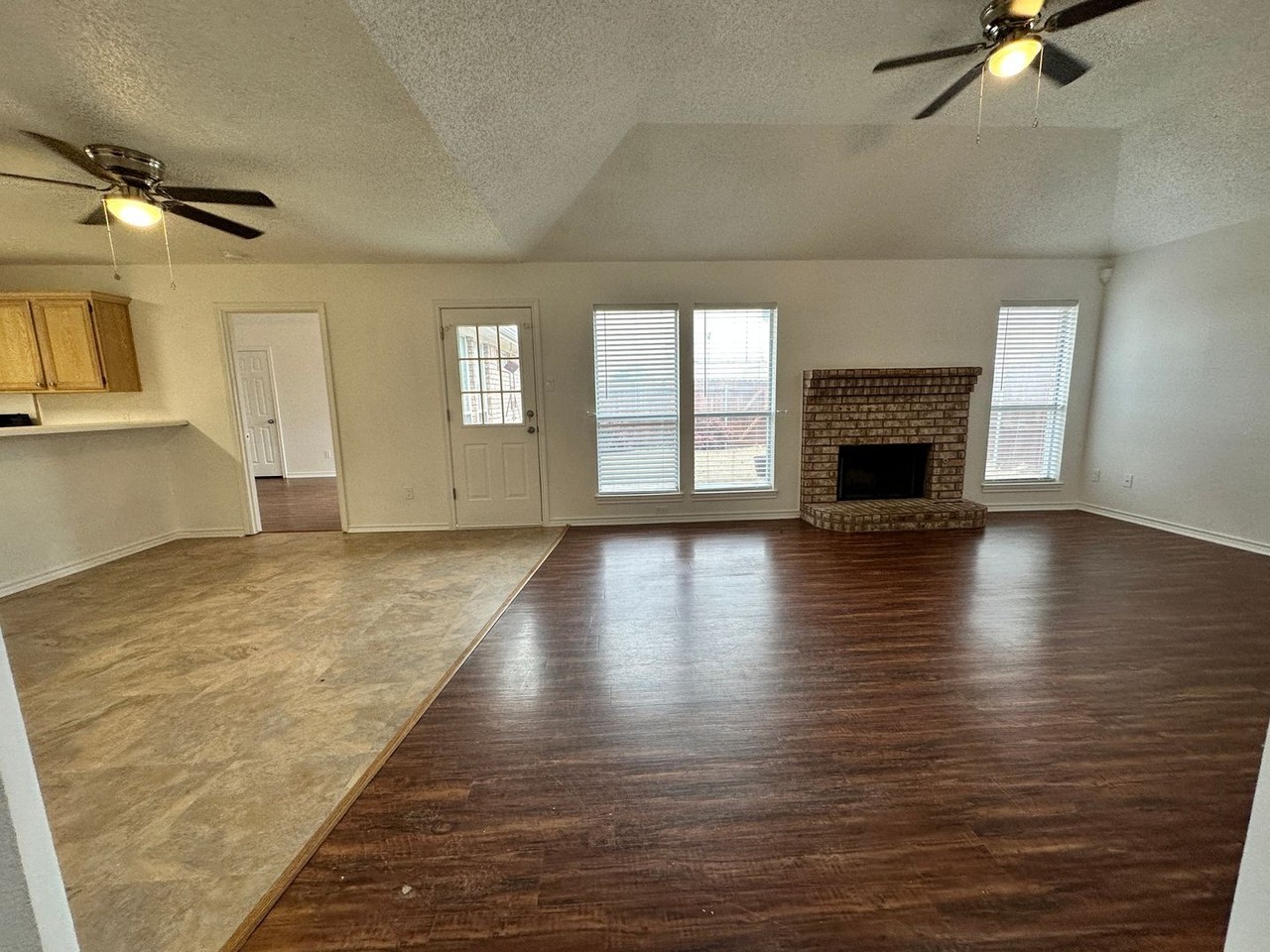 937 Meadow Cir N - Photo 5 of 29