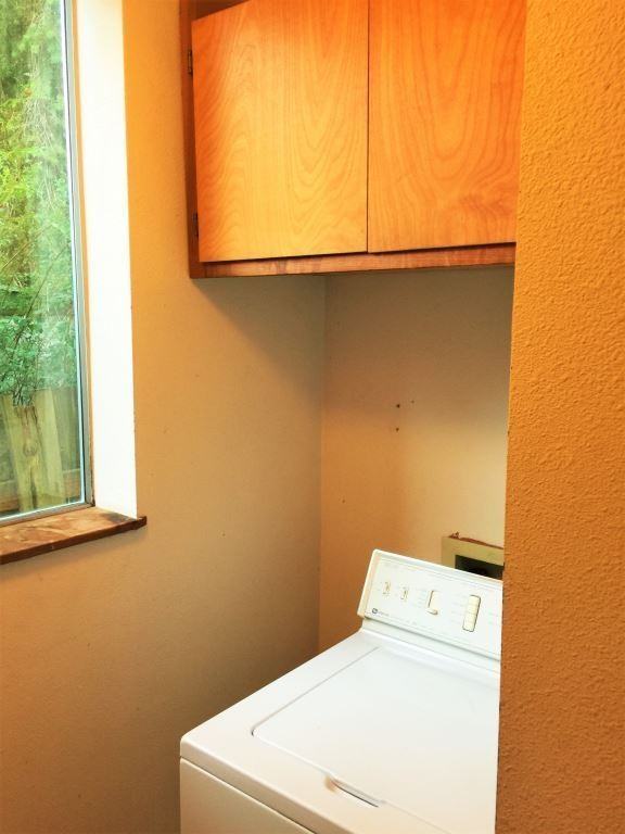 1019 Nw 23rd St - Photo 3 of 14