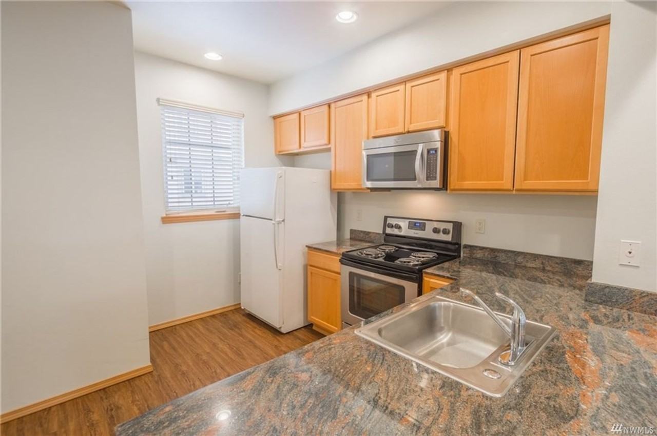 214 Sage Brook Ln - Photo 2 of 10