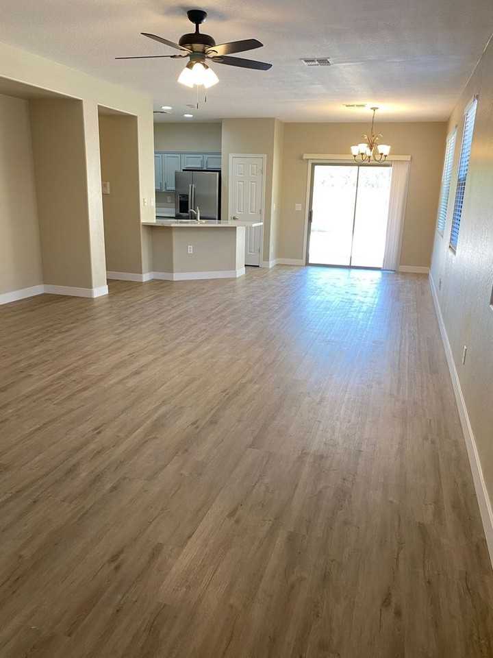 1836 W Kuralt Dr - Photo 3 of 24