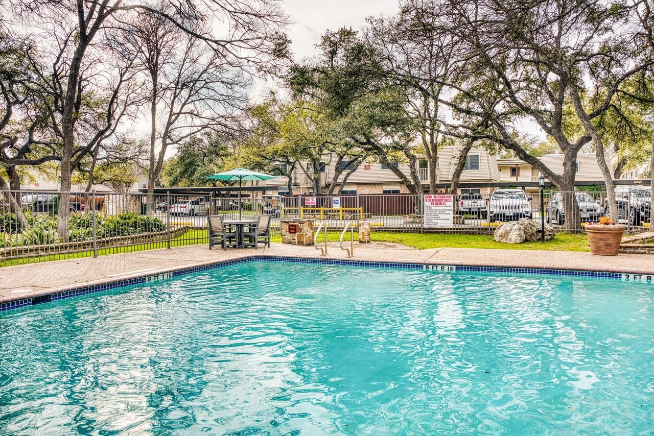 Le Montreaux Apartments - Photo 3 of 50