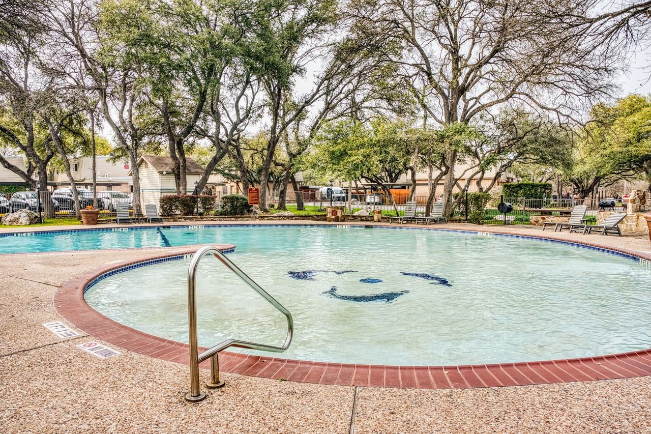 Le Montreaux Apartments - Photo 5 of 50