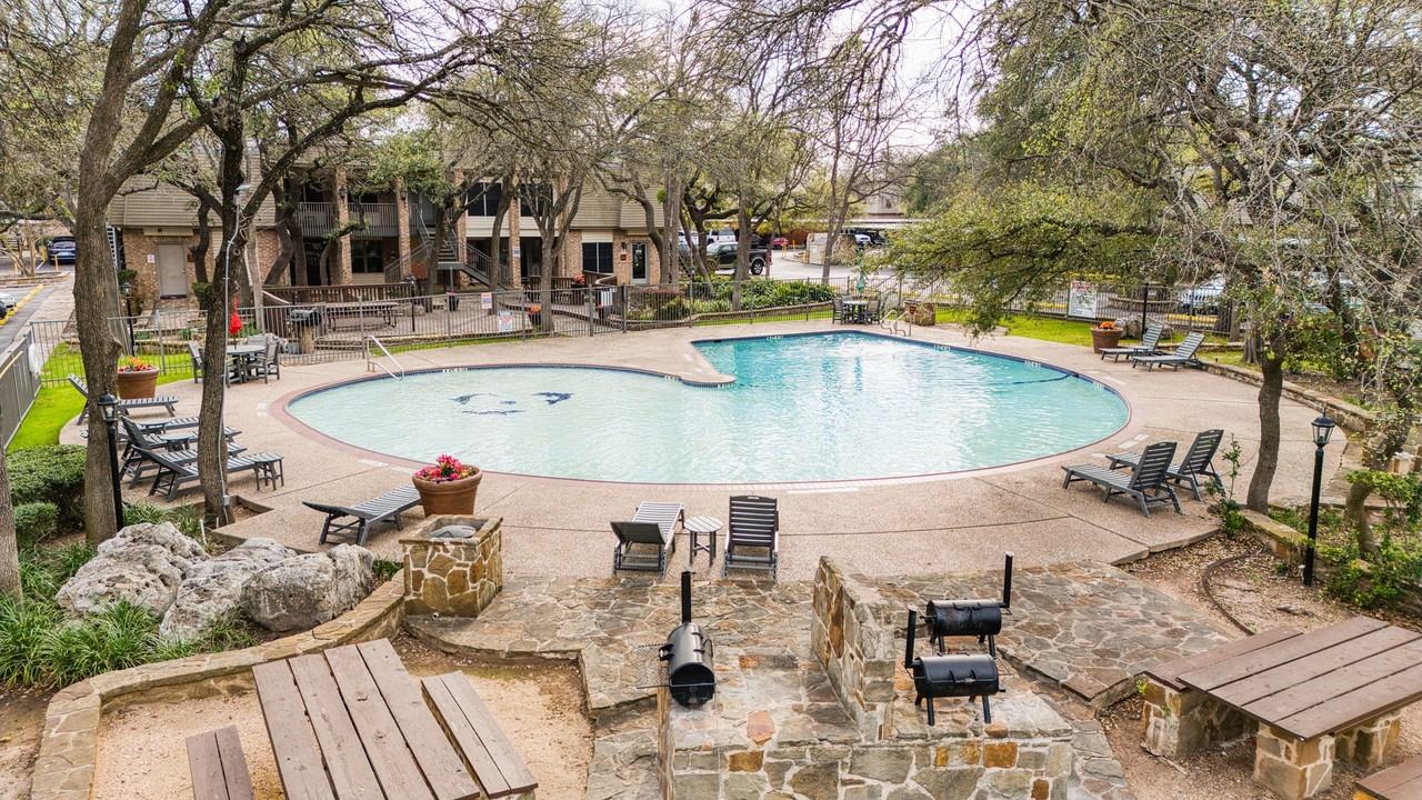 Le Montreaux Apartments - Photo 6 of 50