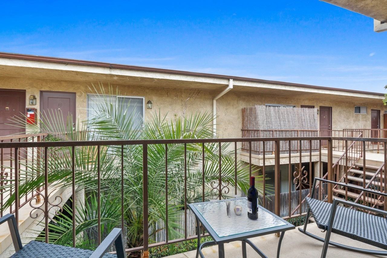 Stoner Avenue Apartments - Photo 7 of 27