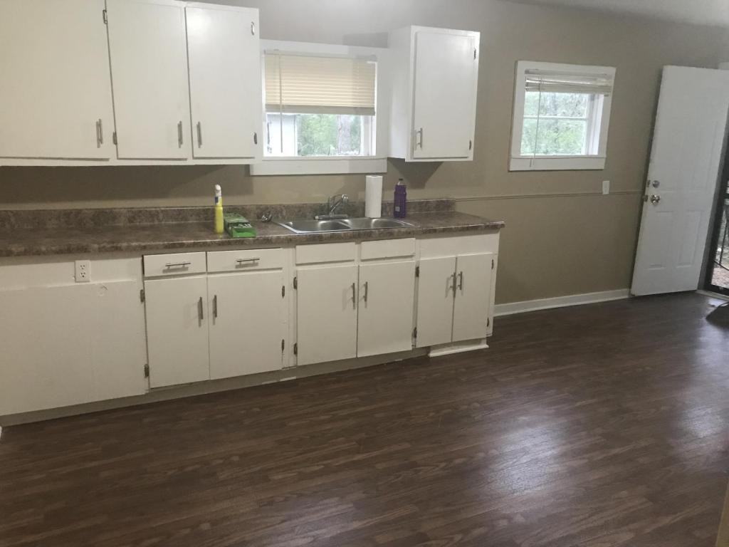 208A Rosemont St - Photo 2 of 4