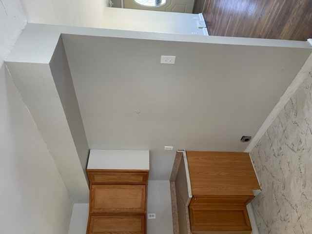 1039 E 11th Ct - Photo 2 of 19