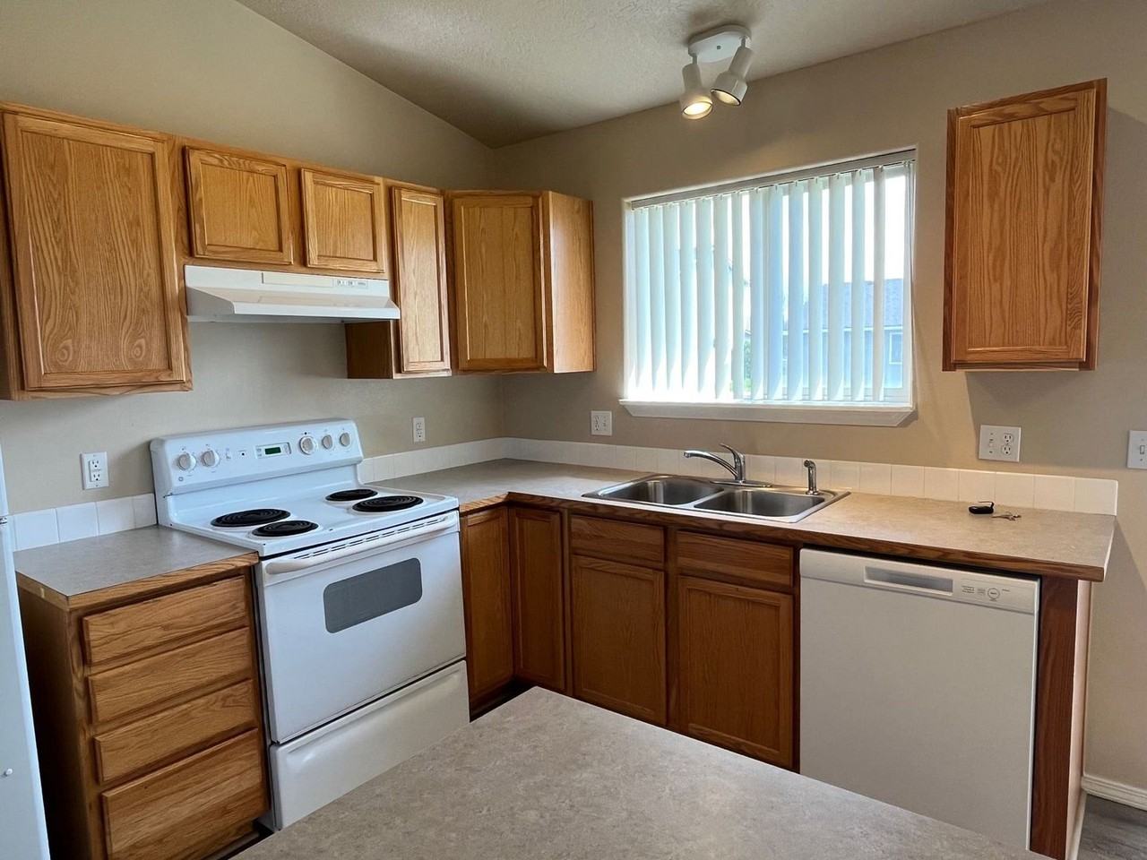 3436 W Thorndale Loop - Photo 3 of 18