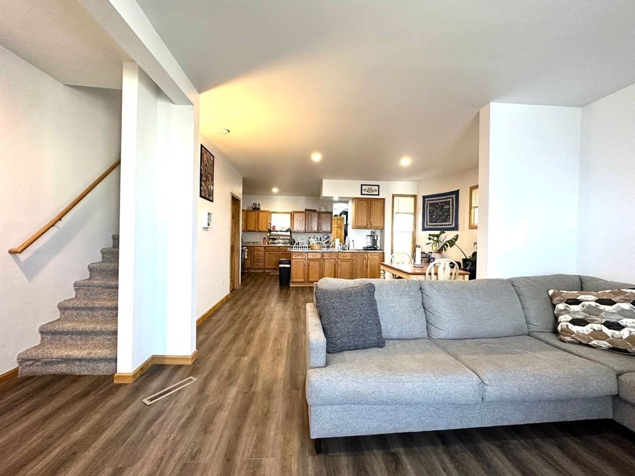 113 E 5th St - Photo 2 of 29