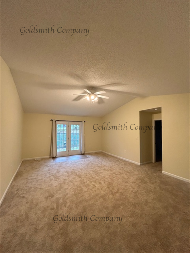 414 Hammett Bridge Rd - Photo 4 of 9