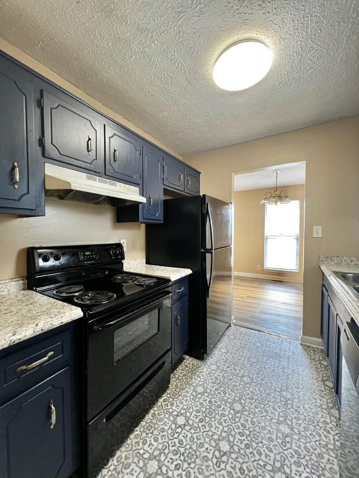 417 Pacific Ave - Photo 2 of 17