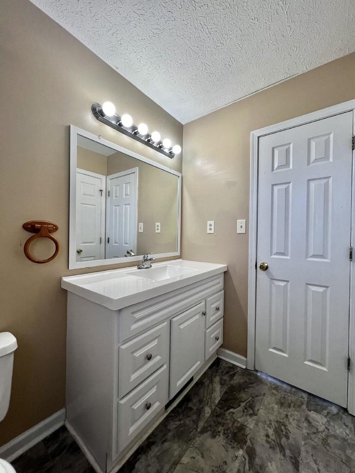 417 Pacific Ave - Photo 6 of 17