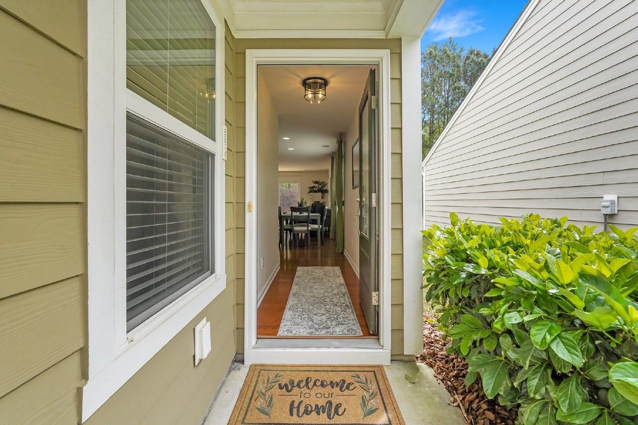 329 Mystic Point Dr - Photo 7 of 50