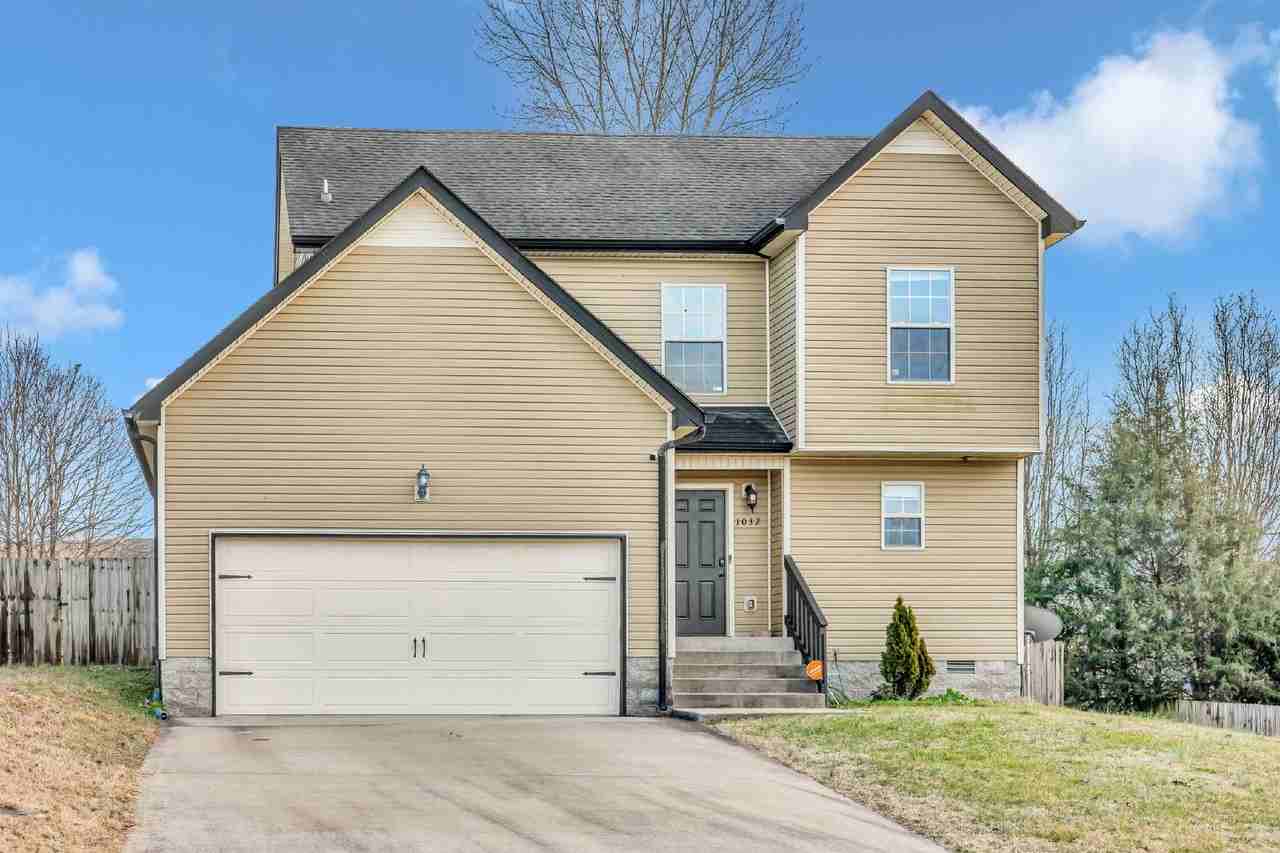 1032 E Monica Dr - Photo 2 of 50