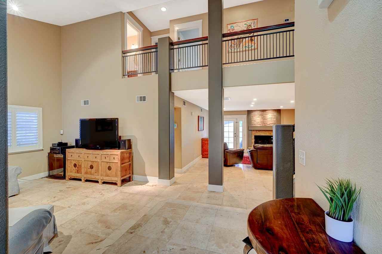 3880 Leisure Ln - Photo 4 of 50