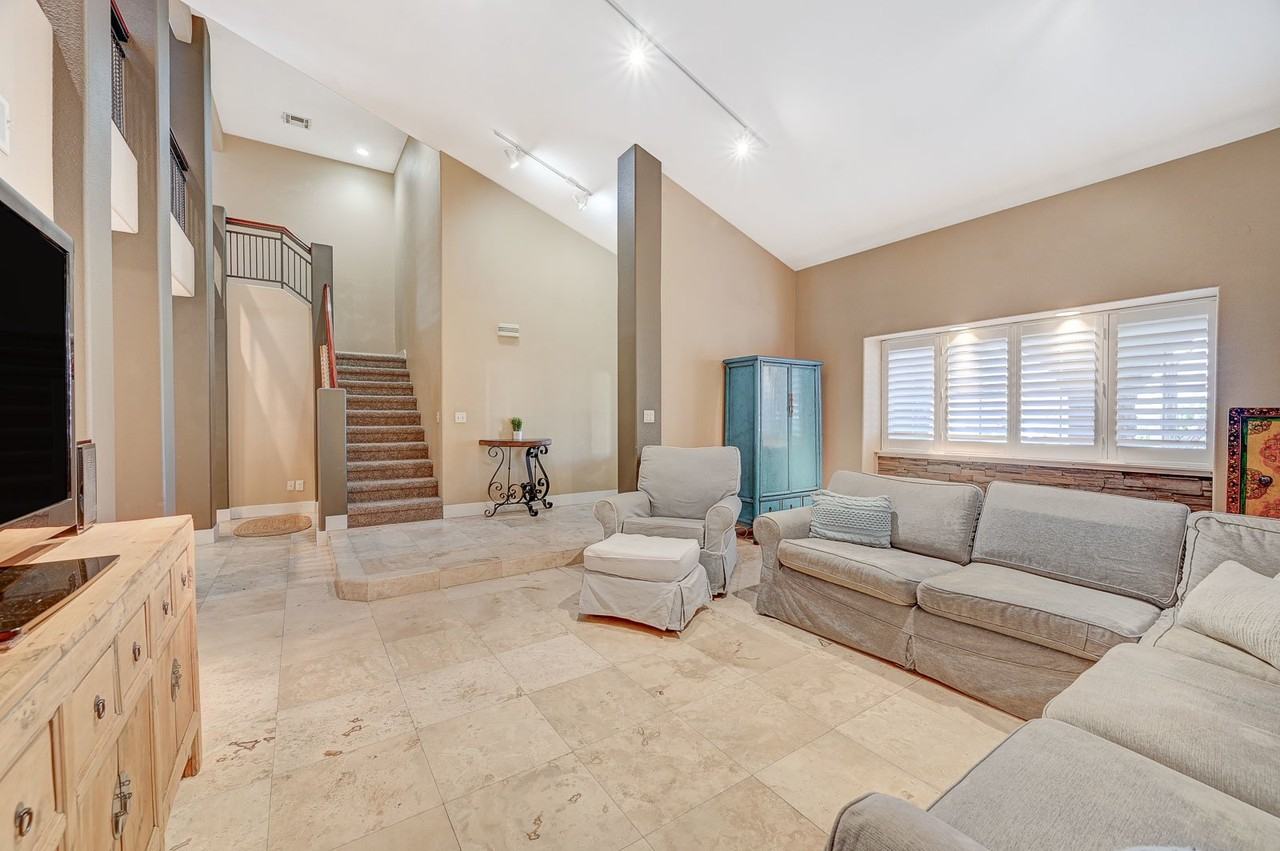 3880 Leisure Ln - Photo 7 of 50