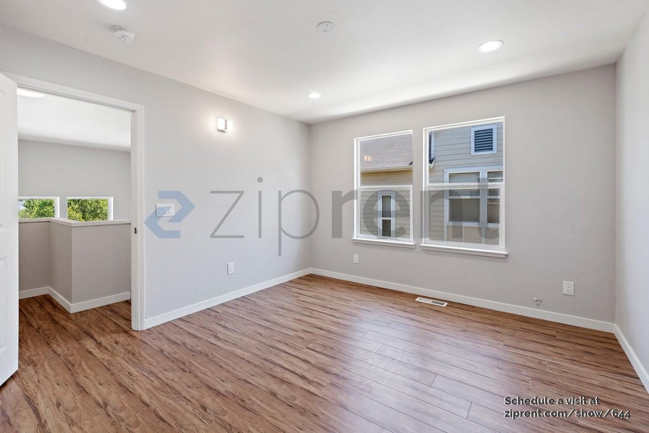 9061 Palmera Ct - Photo 2 of 13