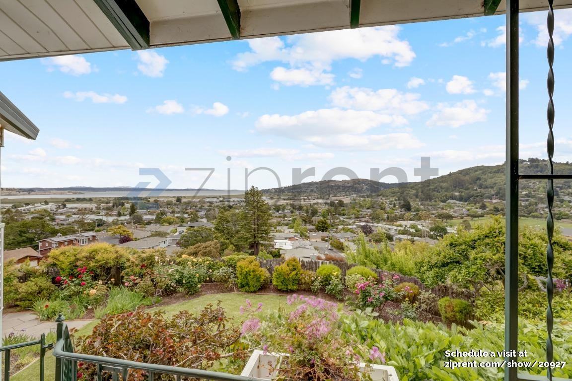 135 Elm Ave - Photo 2 of 23