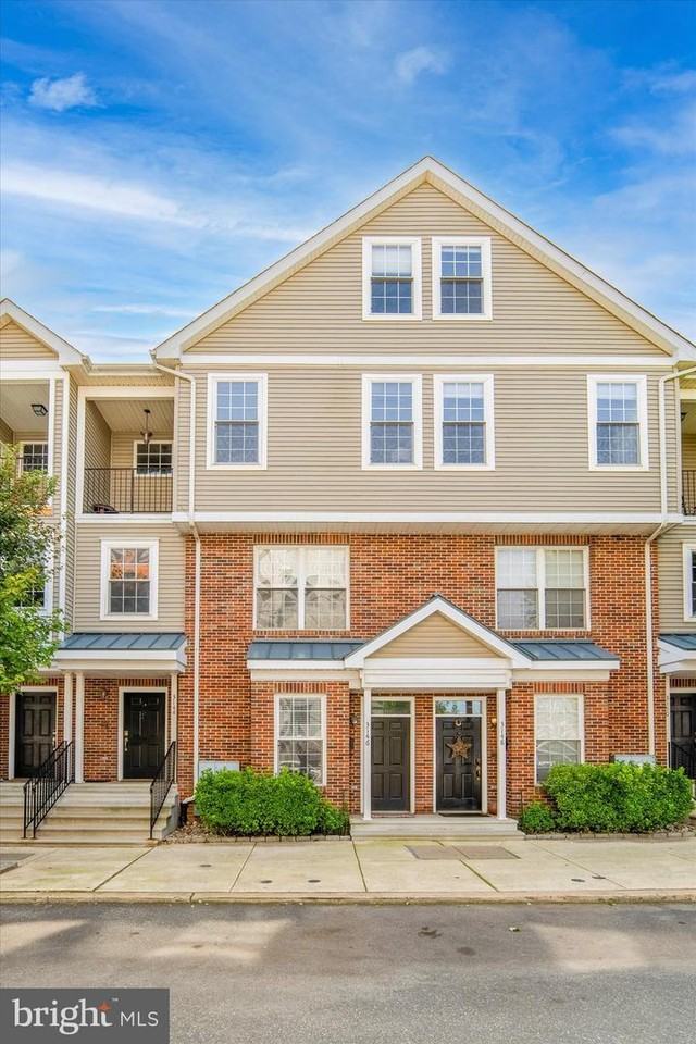 3146 W Master St #3146 - Photo 3 of 20