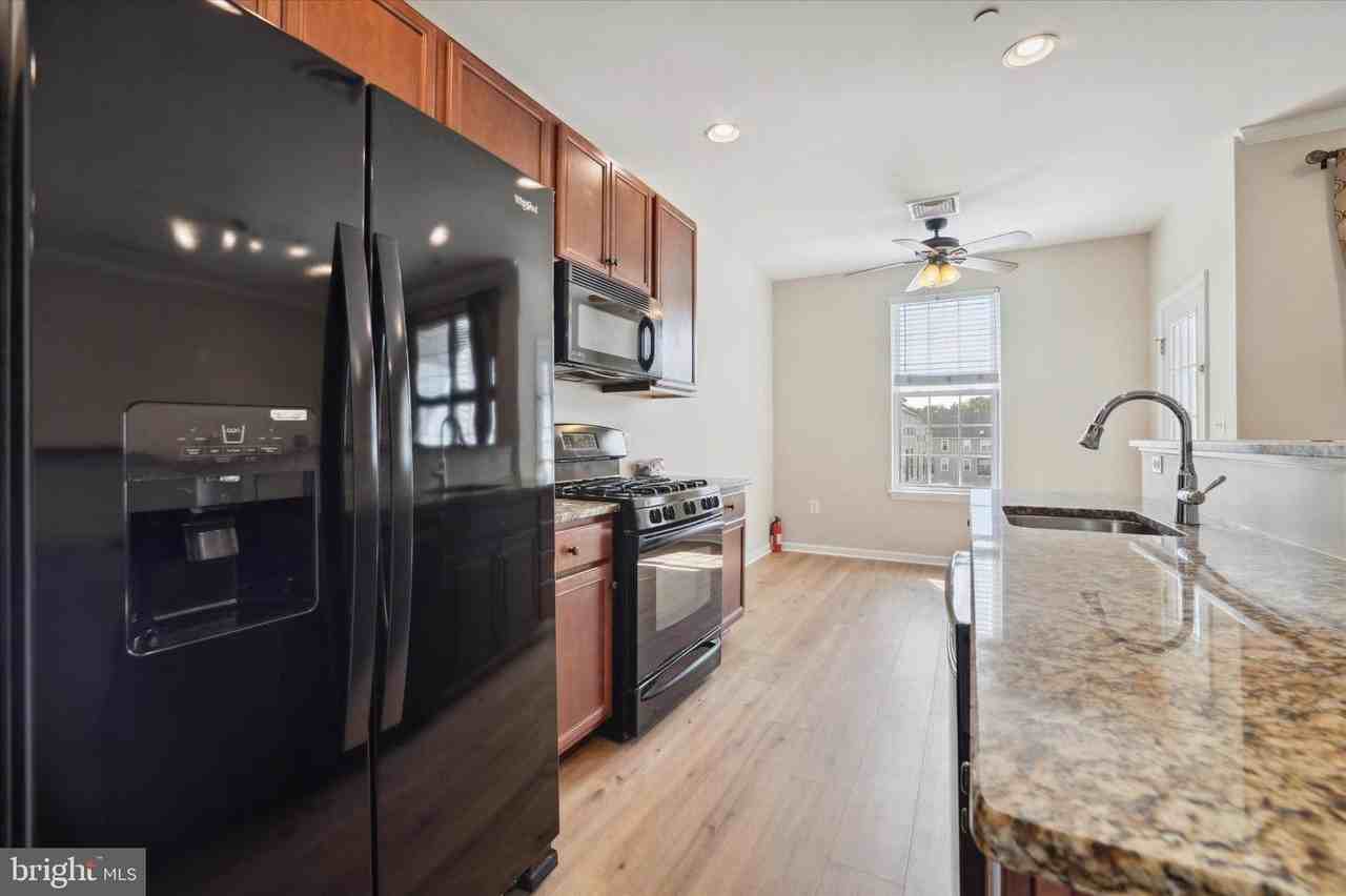 3146 W Master St #3146 - Photo 4 of 20