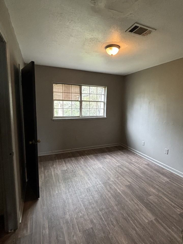 905 28th Ave #1 - Photo 2 of 10