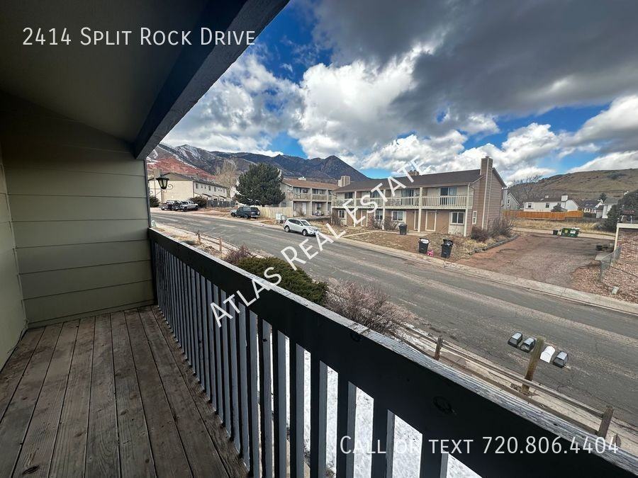 2414 Split Rock Dr - Photo 2 of 14