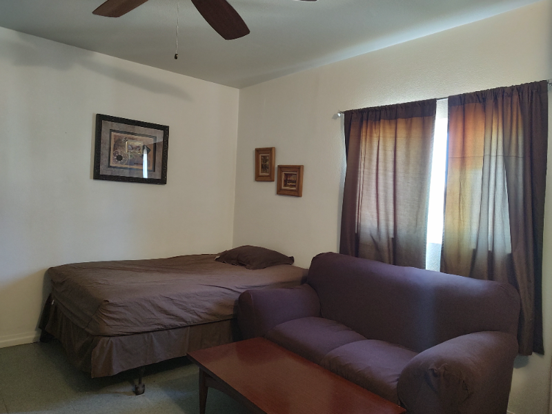 514 W Murphy St - Photo 2 of 8