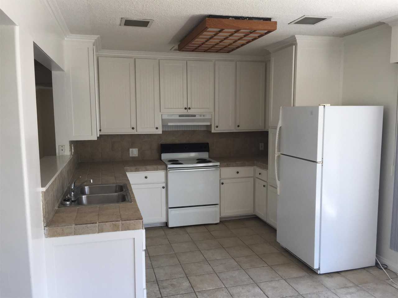 1235 - Photo 2 of 21