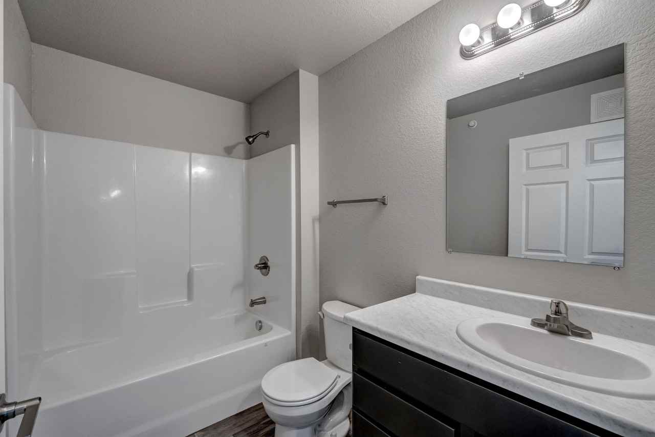 4801 5th Street - Photo 4 of 50