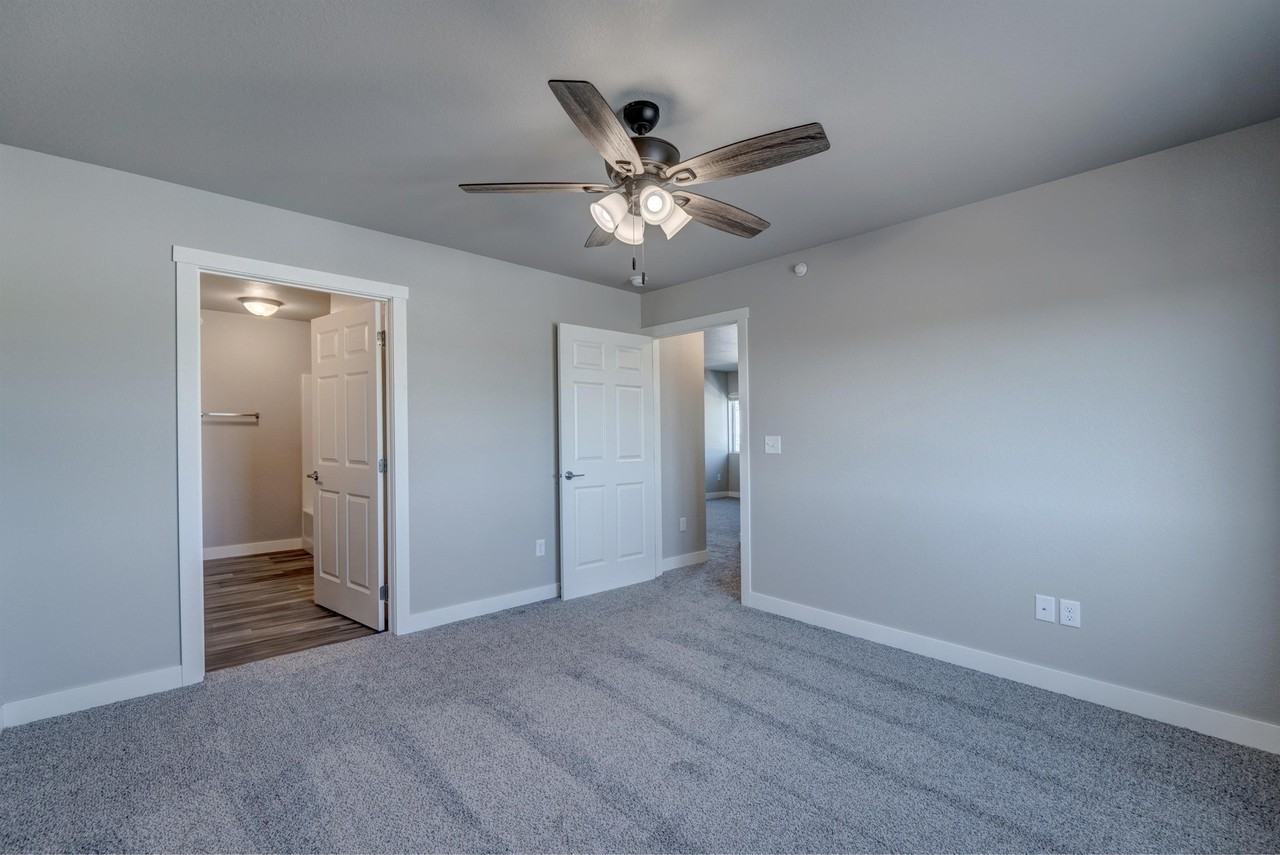 4801 5th Street - Photo 5 of 50