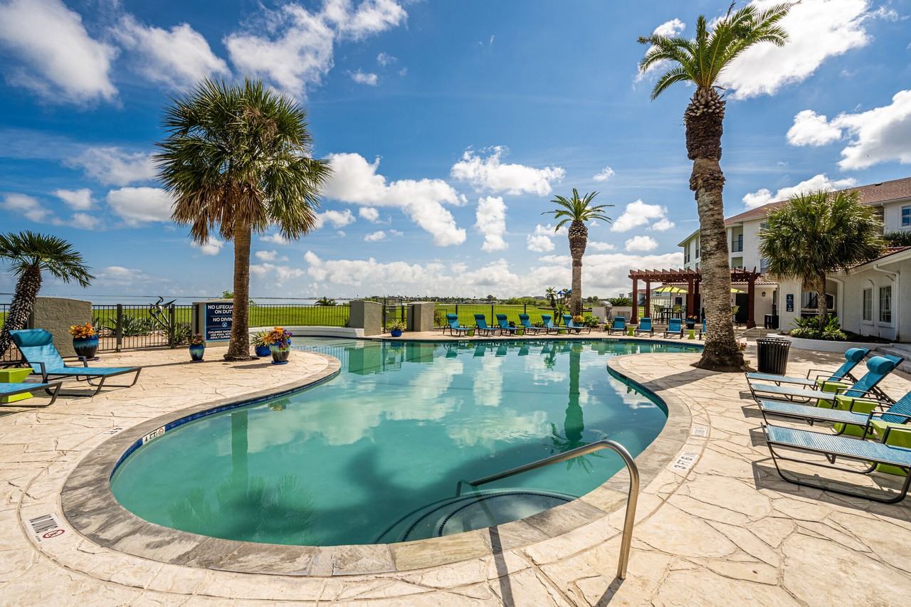 Baypoint Apartments - Photo 7 of 50