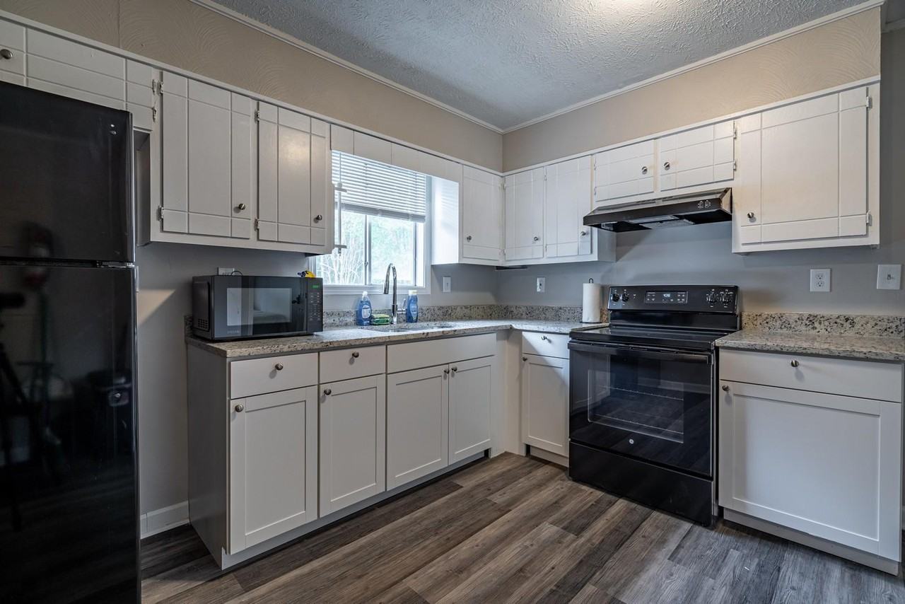 Stanford Dr - Photo 7 of 15