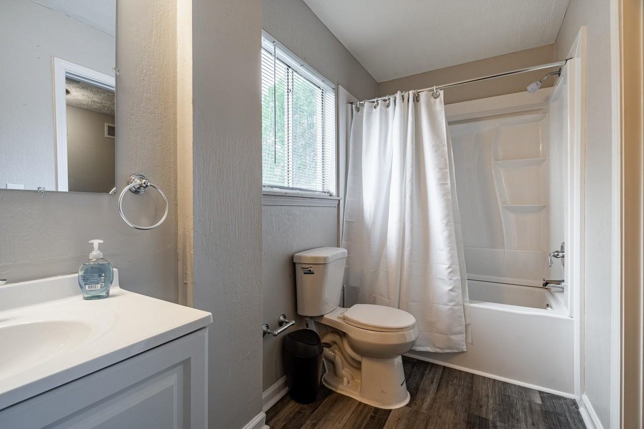 Stanford Dr - Photo 6 of 15