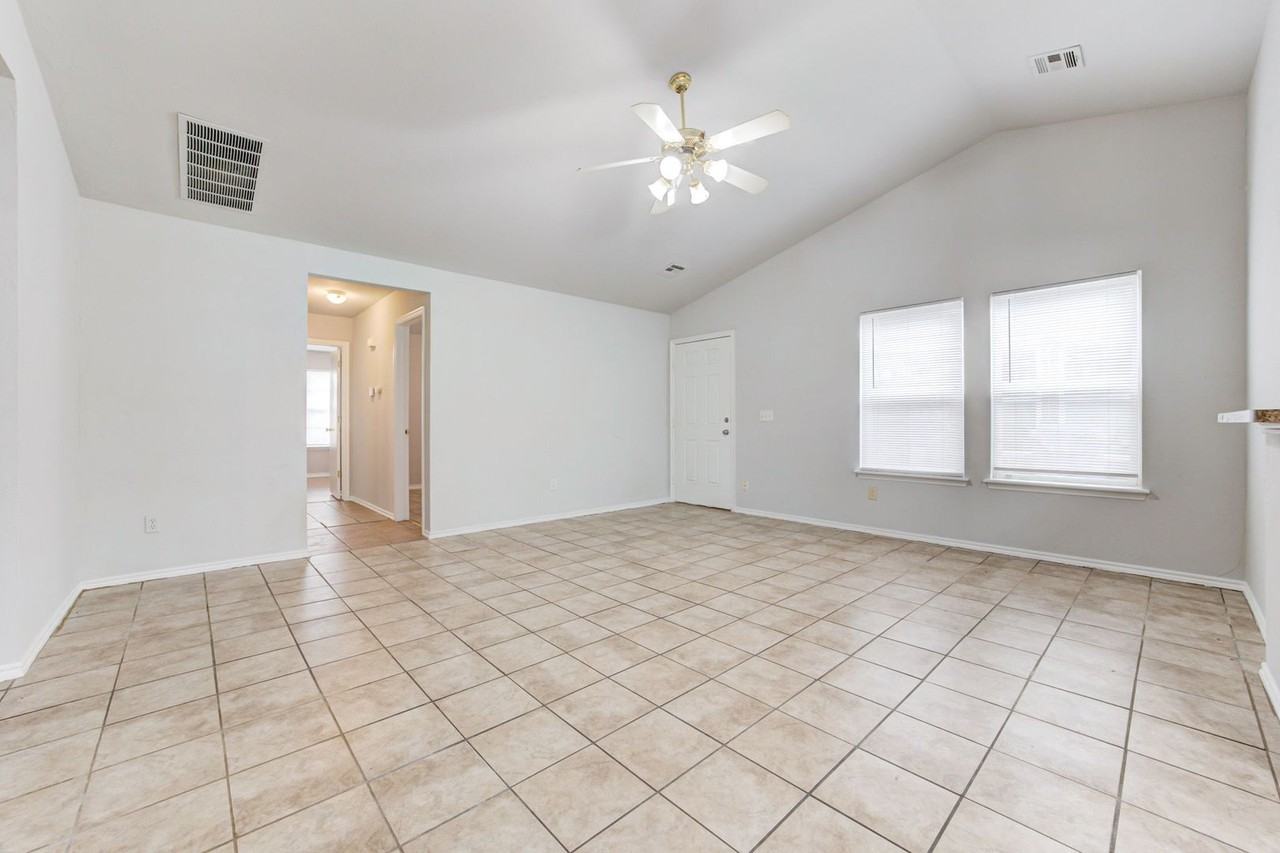 1310 1310 Commerce Dr - 1312 Commerce Dr - Photo 7 of 38