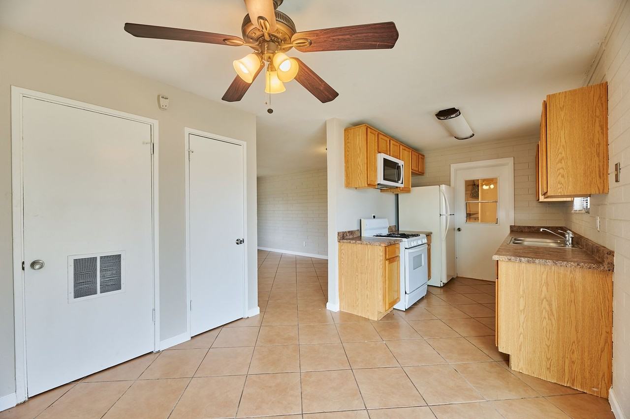 3230 W San Miguel Ave - Photo 2 of 24