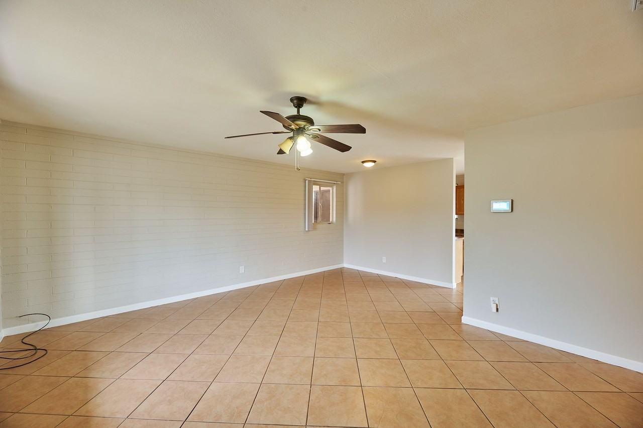 3230 W San Miguel Ave - Photo 3 of 24