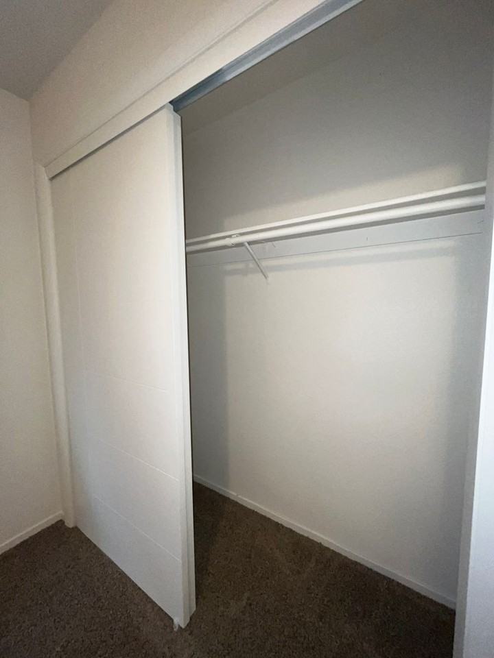 1629 - Photo 3 of 13