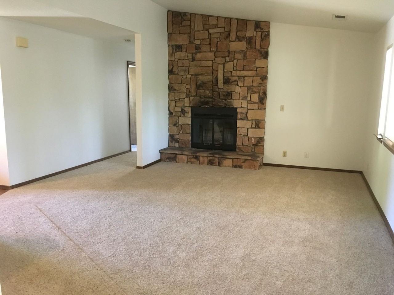 1611 Arroyo Manor Dr - Photo 2 of 17
