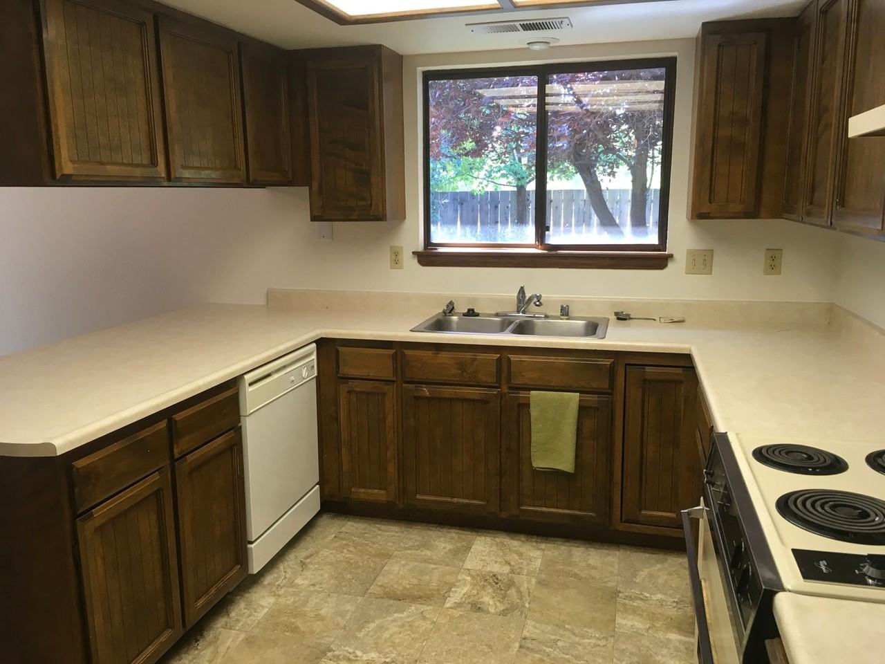 1611 Arroyo Manor Dr - Photo 6 of 17