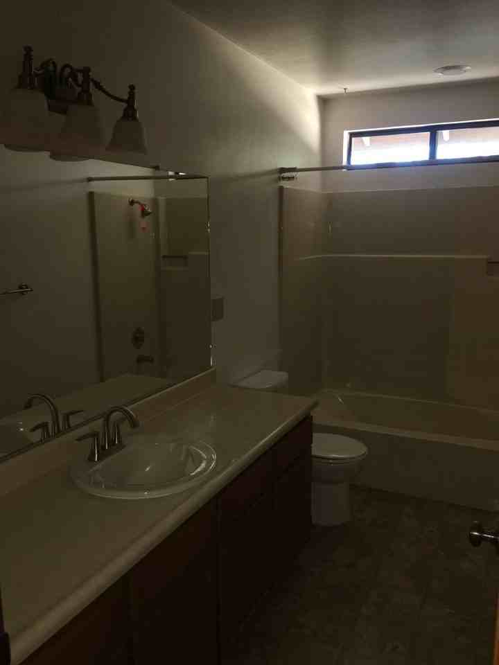 3410 Silverwood St - Photo 5 of 12