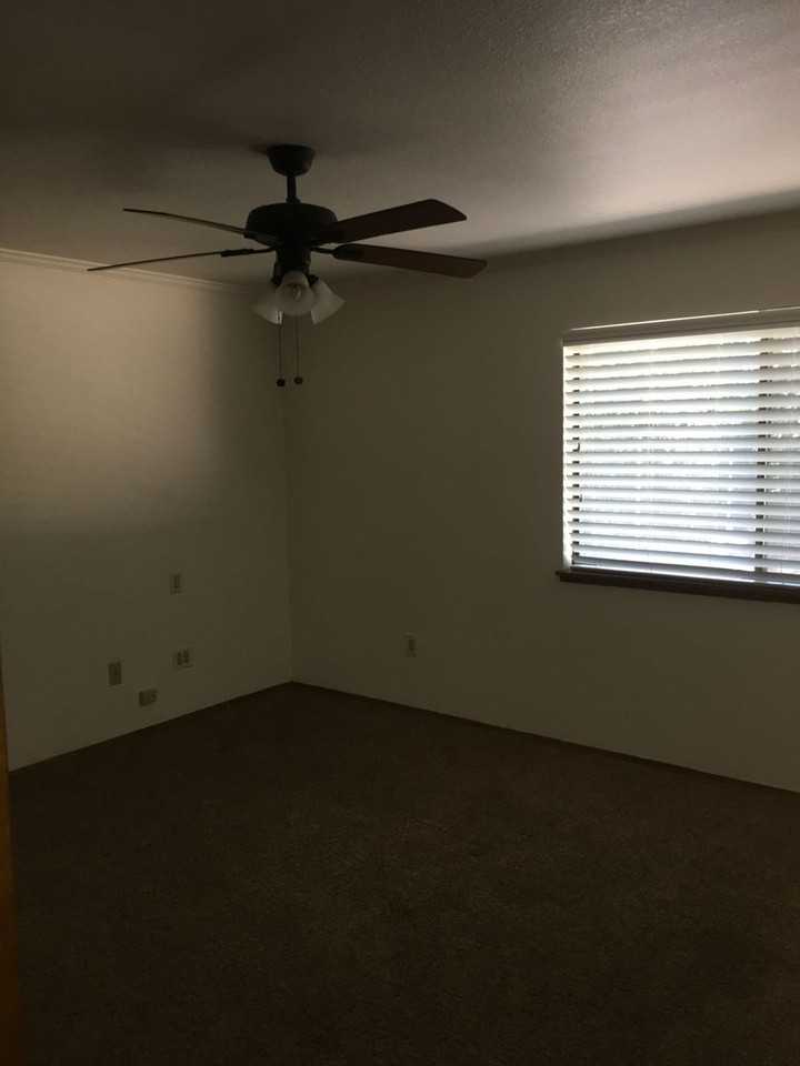 3410 Silverwood St - Photo 6 of 12