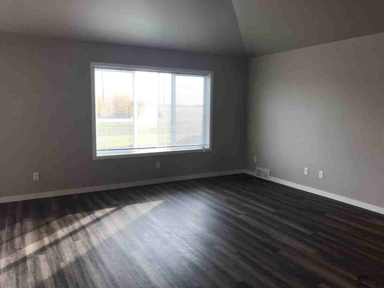 1496 75th Ave S - Photo 4 of 11