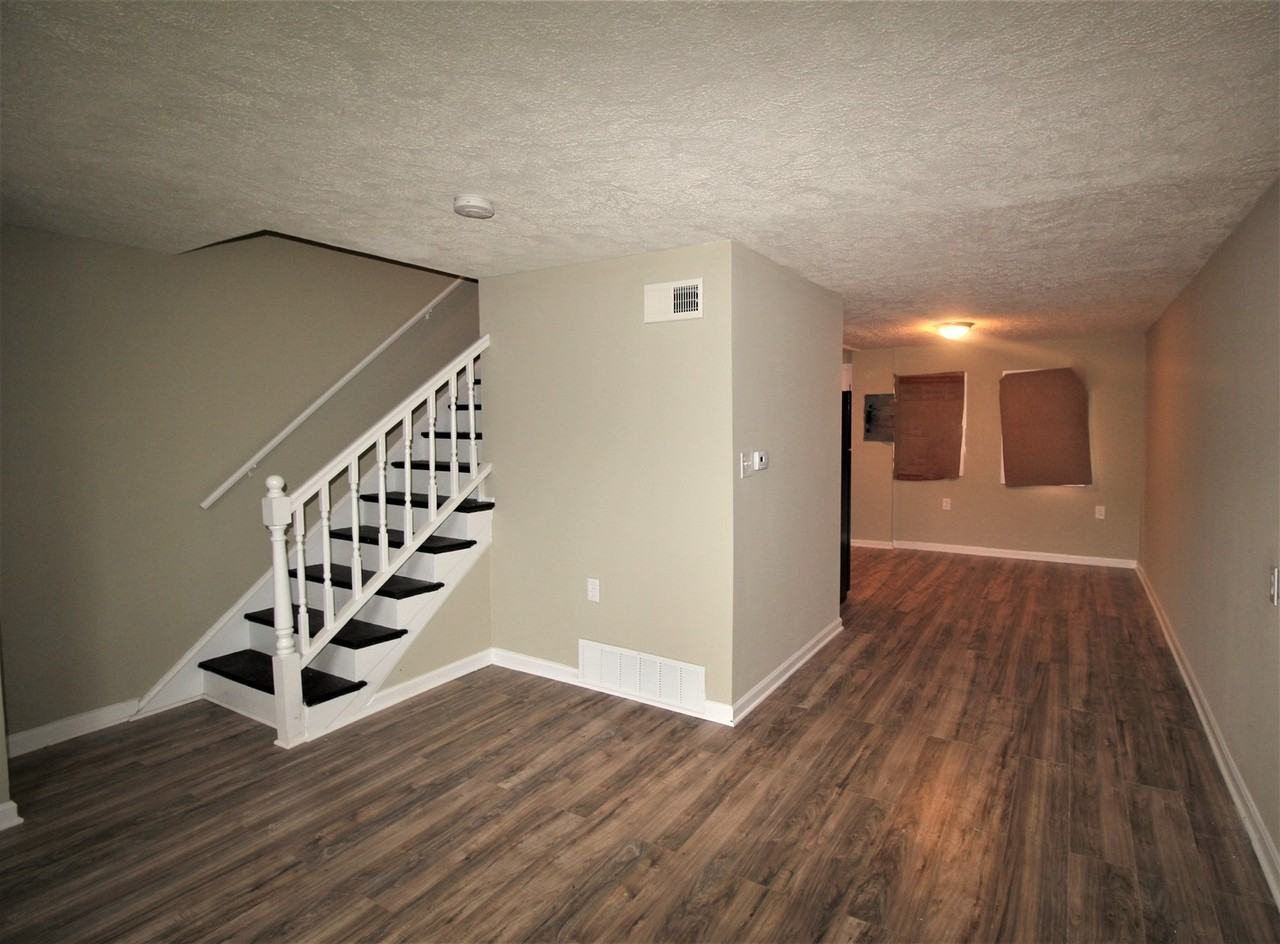 2067 Larkhall Road - Photo 2 of 6