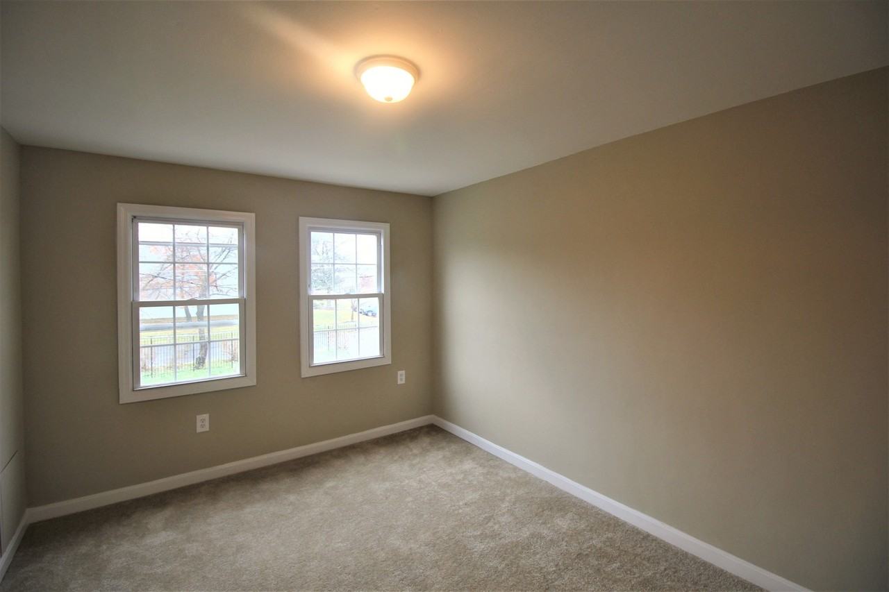 2067 Larkhall Road - Photo 4 of 6